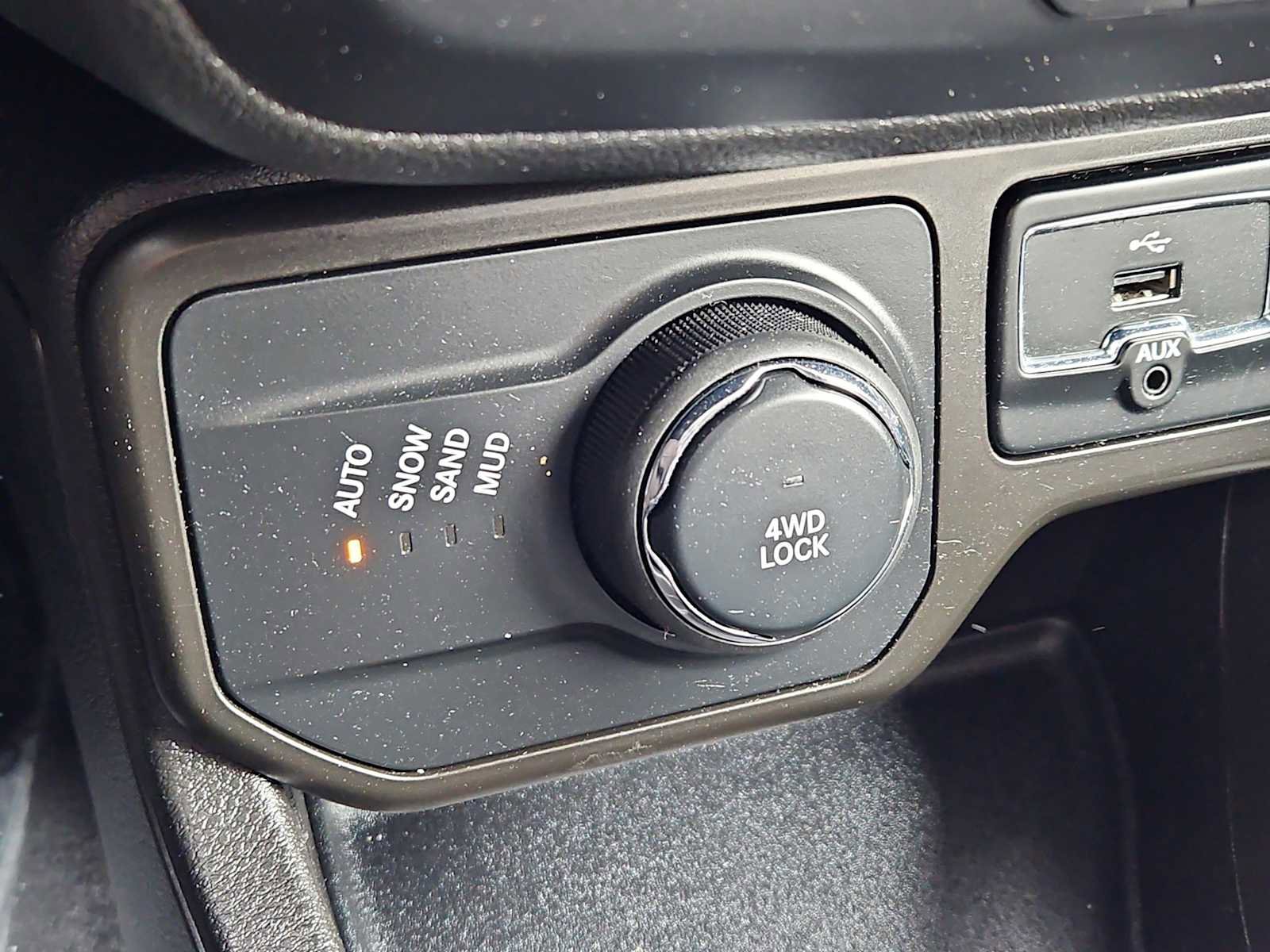 Used 2021 Jeep Renegade Latitude w/ Luxury Group I AWD/4WD image 16