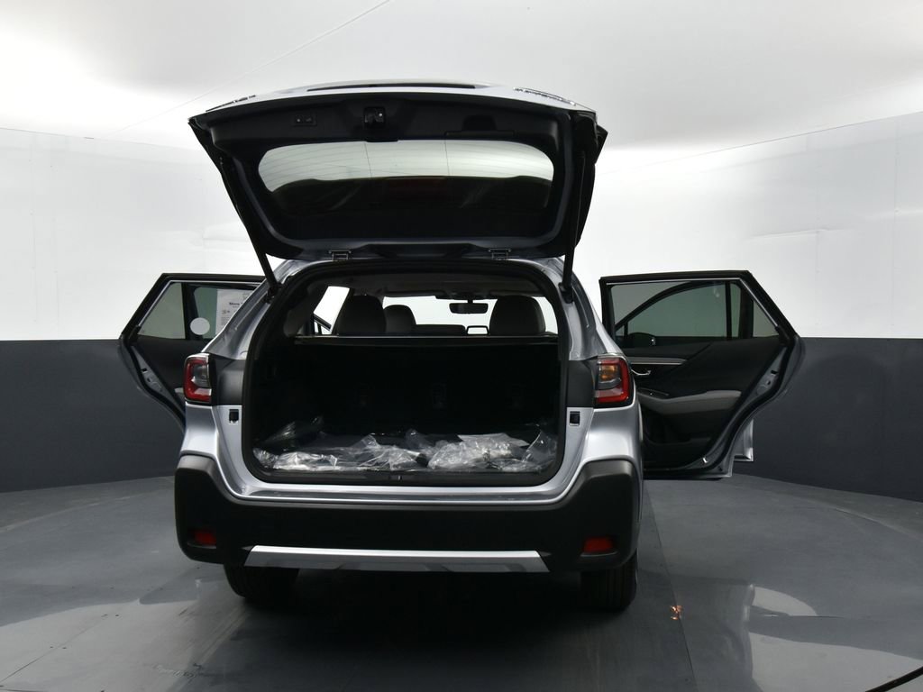 New 2025 Subaru Outback Limited image 32