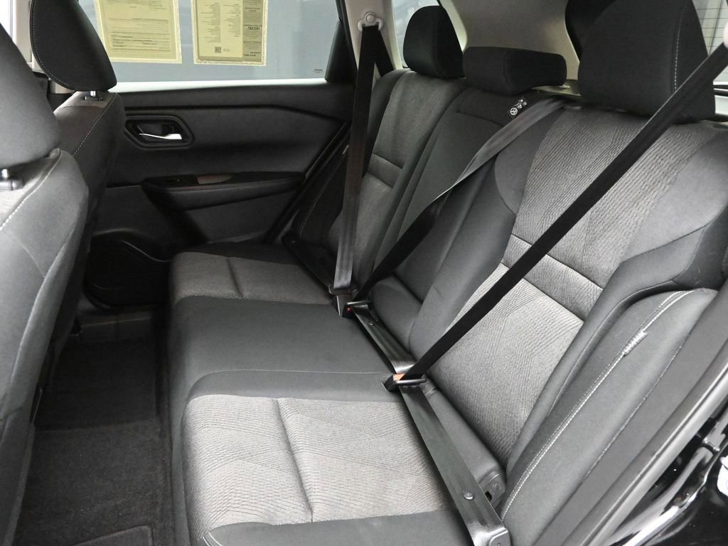 Used 2024 Nissan Rogue SV image 14