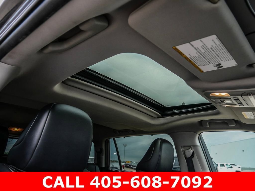 Used 2021 Toyota Highlander XLE AWD/4WD image 17