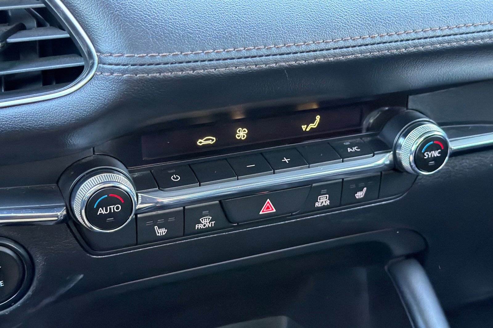 Used 2023 MAZDA MAZDA3 s image 19