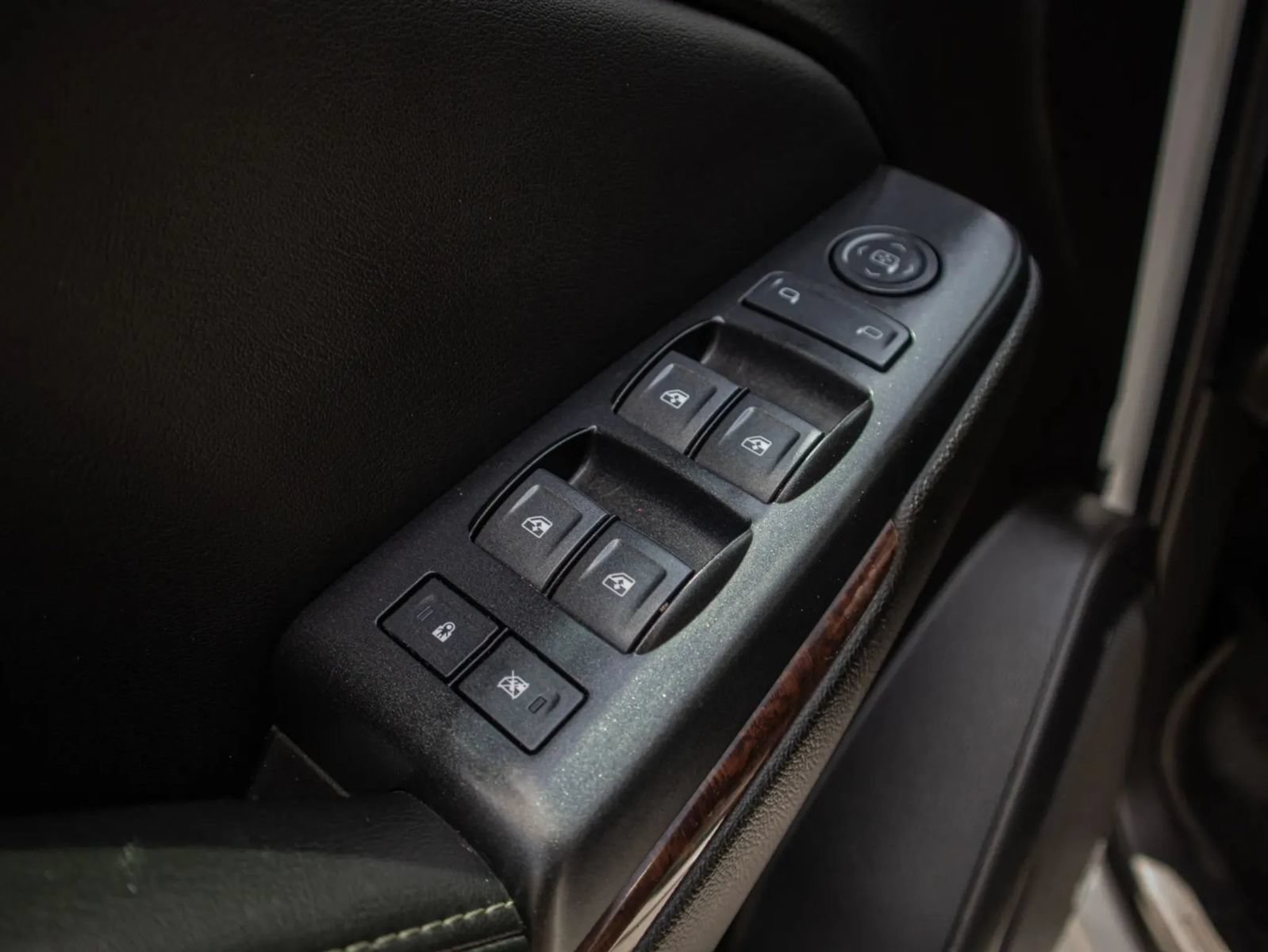 Used 2020 GMC Yukon SLE AWD/4WD image 33