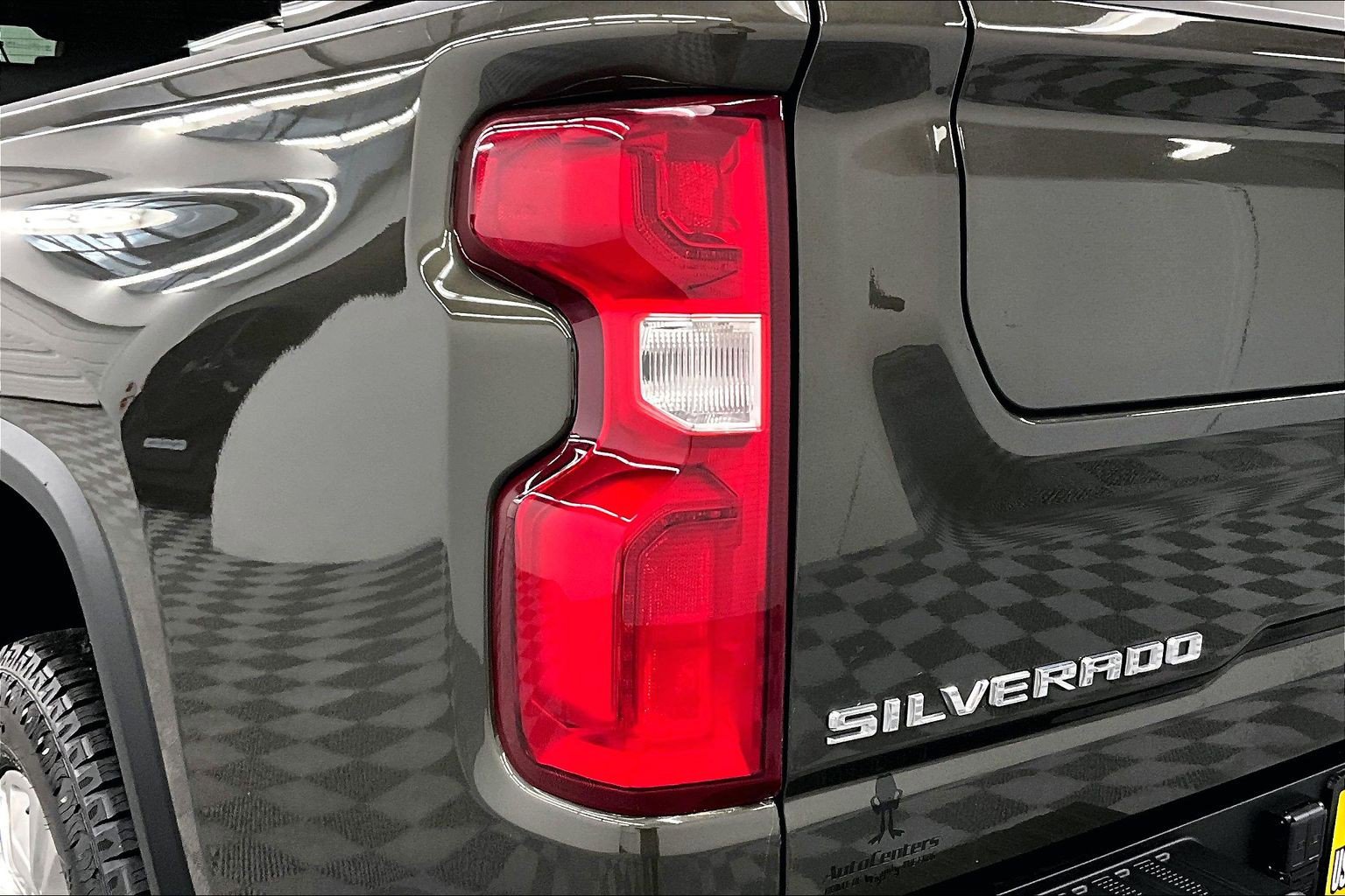 Used 2022 Chevrolet Silverado 3500 High Country w/ Safety Package II AWD/4WD image 35