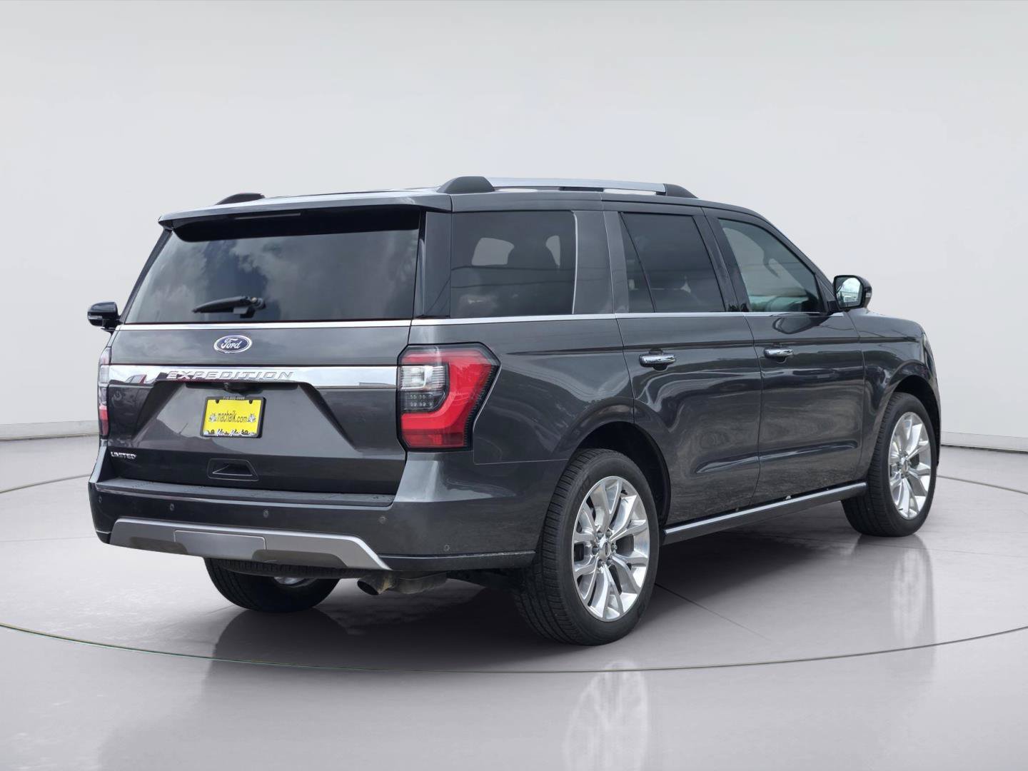 Used 2018 Ford Expedition Limited w/ Equipment Group 302A RWD image 9