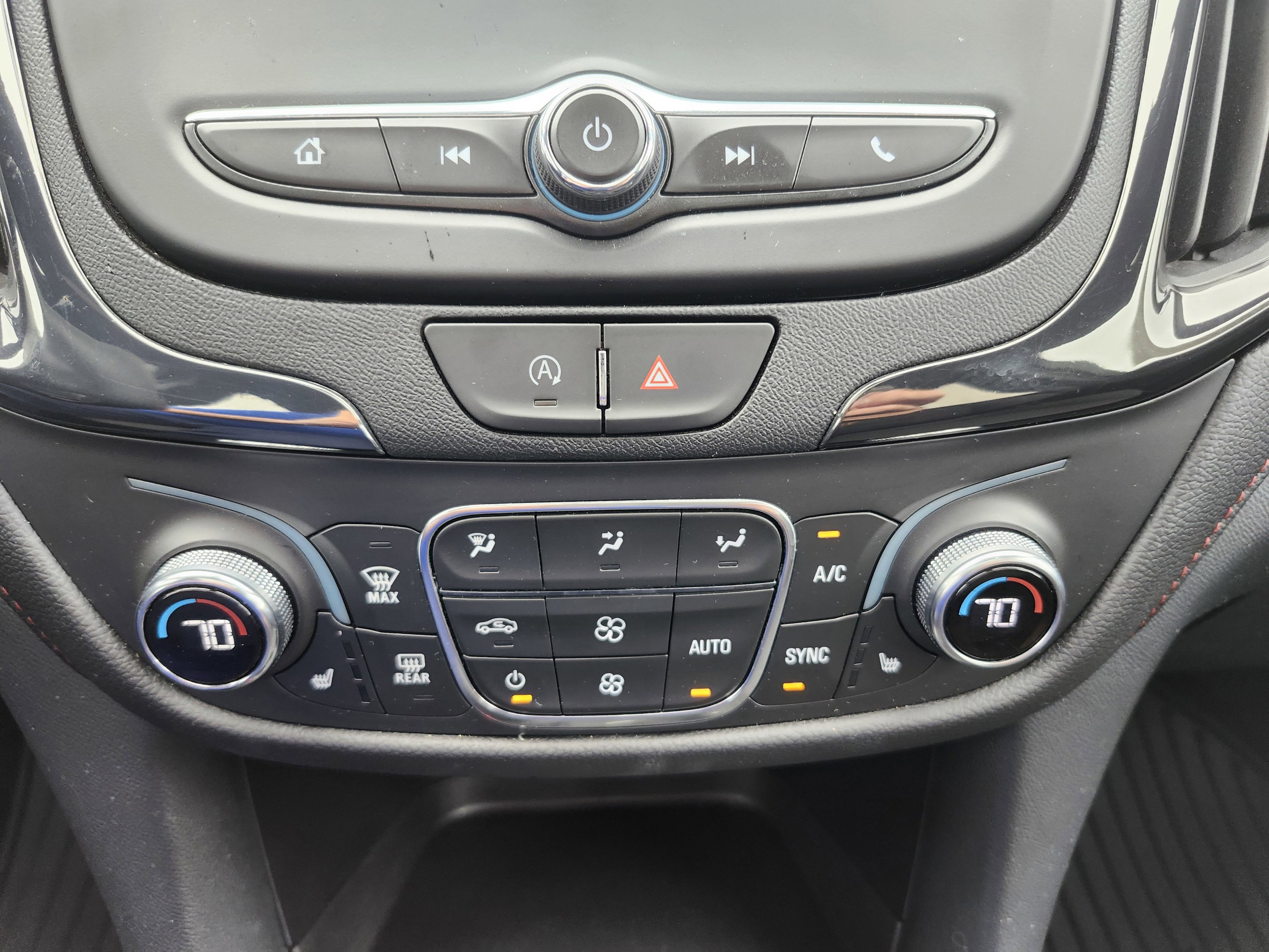 Used 2023 Chevrolet Equinox RS image 17