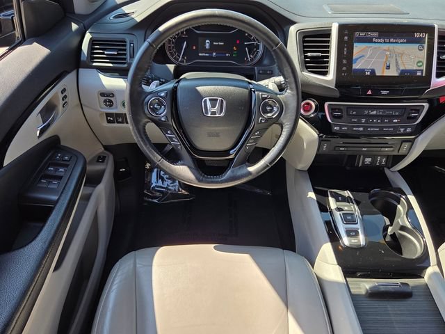 Used 2018 Honda Pilot Touring image 11