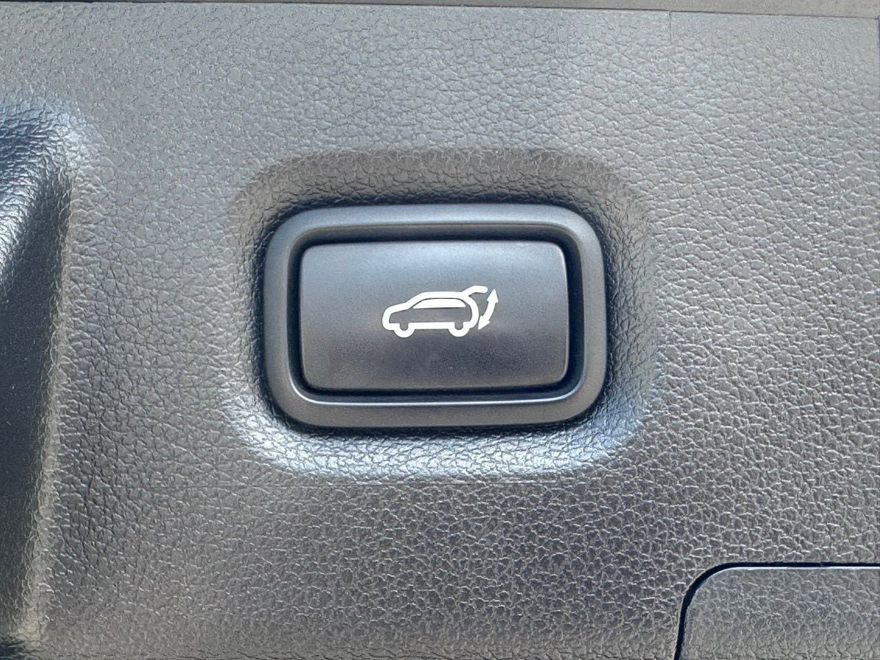 Certified 2023 Hyundai Santa Fe SEL FWD image 15