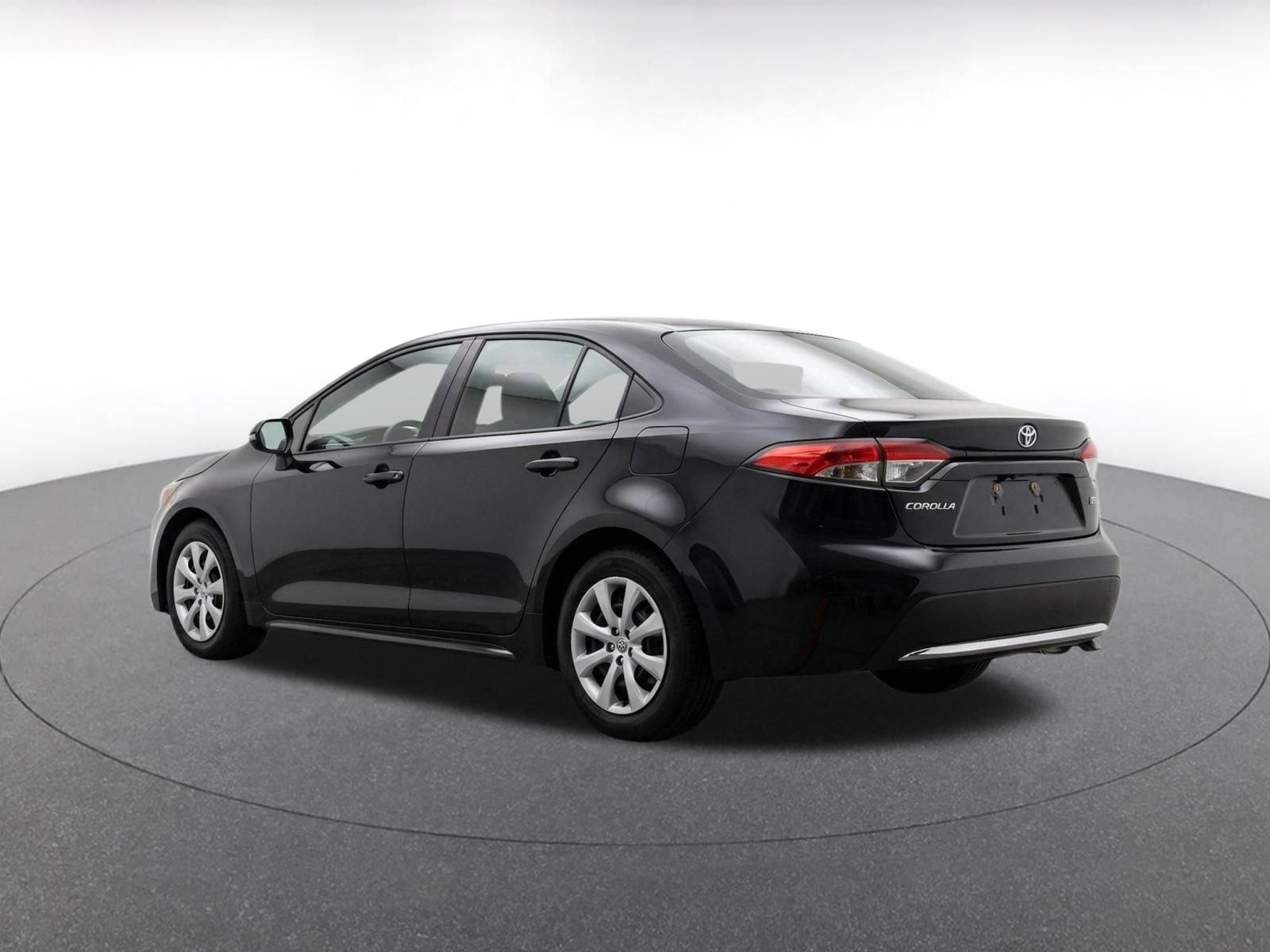 Used 2025 Toyota Corolla LE FWD image 7