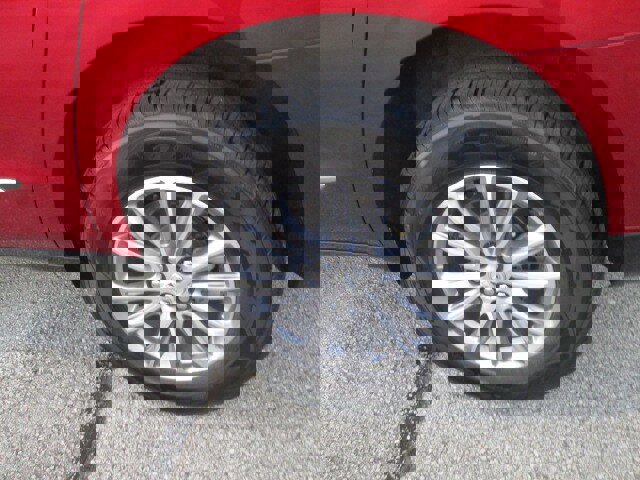 Used 2023 Buick Enclave Essence image 8