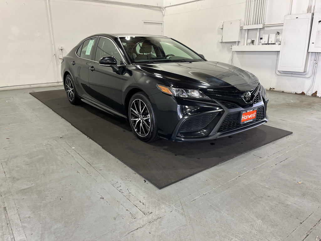Used 2023 Toyota Camry SE AWD/4WD image 1