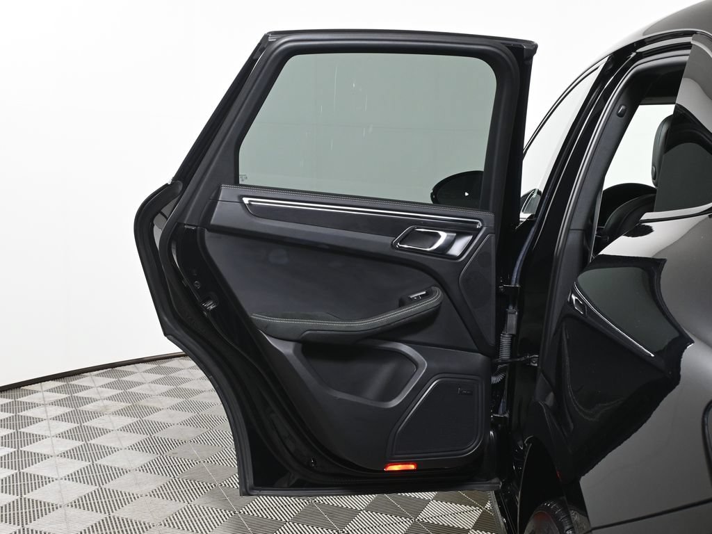 Used 2024 Porsche Macan GTS AWD/4WD image 36