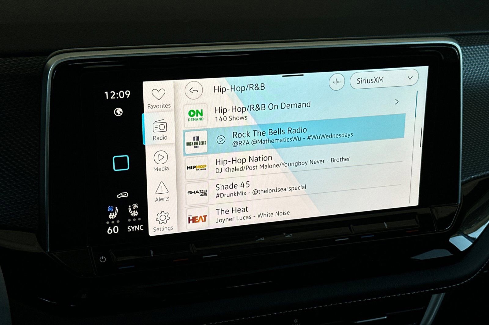 New 2026 Volkswagen Atlas Cross Sport SEL Premium R-Line image 18