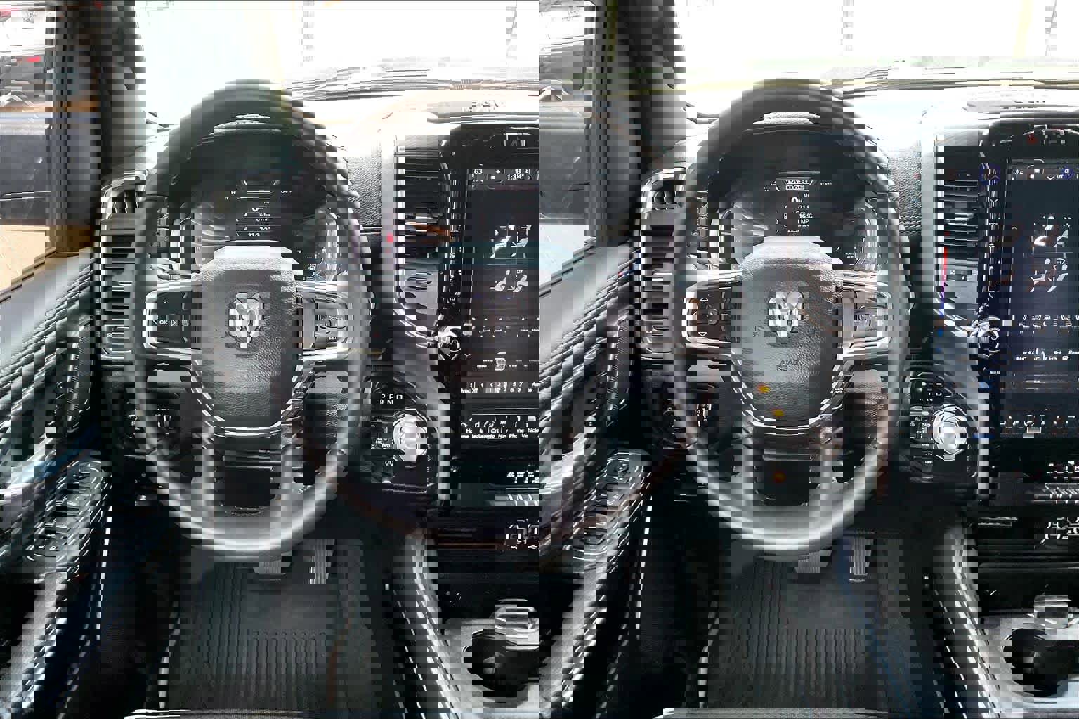 Used 2024 RAM 1500 Laramie AWD/4WD image 6