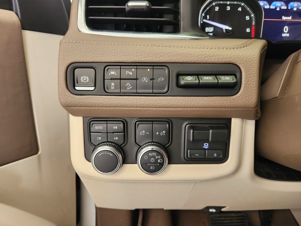 Used 2021 GMC Yukon Denali w/ Denali Premium Package AWD/4WD image 21