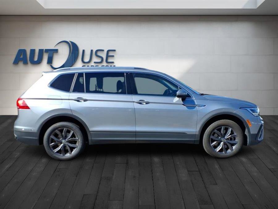 Used 2024 Volkswagen Tiguan SE image 11