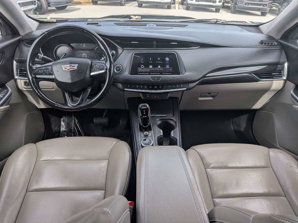 Used 2021 Cadillac XT4 Premium Luxury FWD image 14