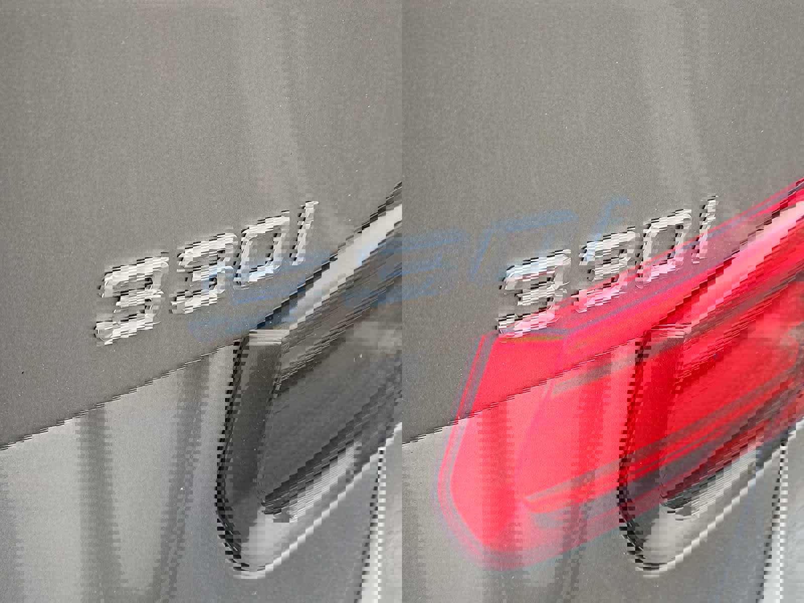 Used 2018 BMW 330i xDrive Sedan w/ Premium Package image 6