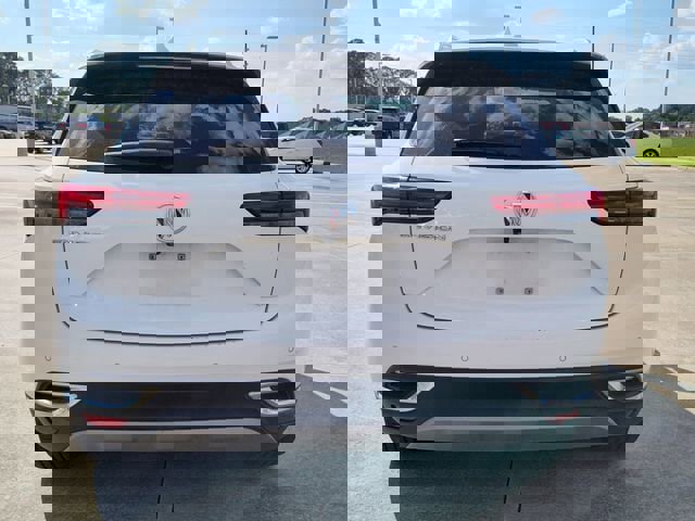 Used 2023 Buick Envision Essence image 5