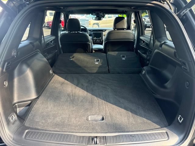 Used 2023 Jeep Grand Cherokee Altitude AWD/4WD image 8