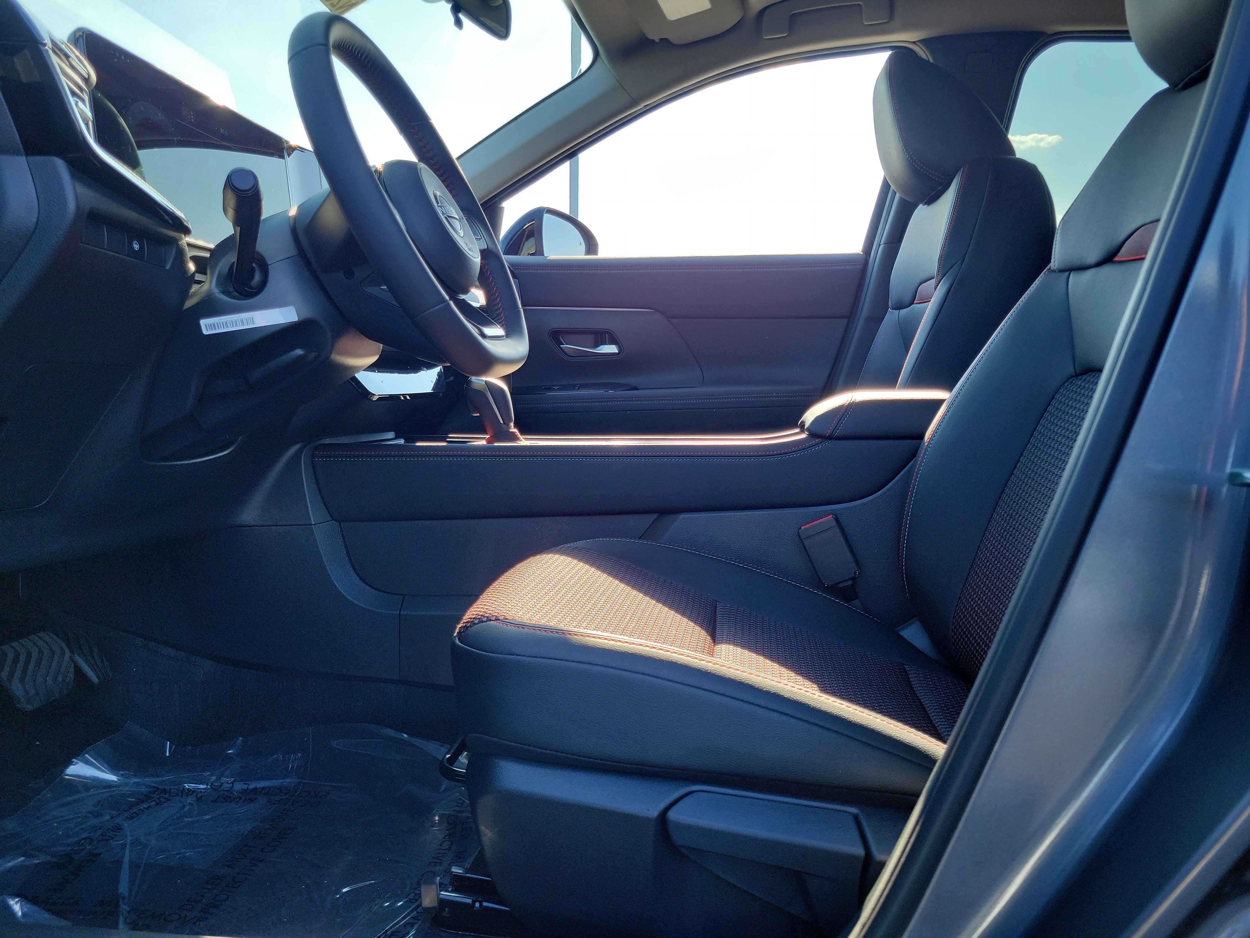 New 2026 Nissan Kicks SR w/ Cold Weather Package AWD/4WD image 16