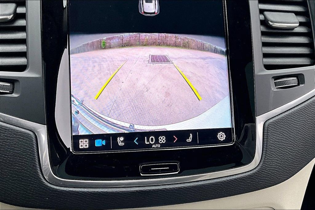 Used 2023 Volvo XC90 B5 Core w/ Climate Package image 30