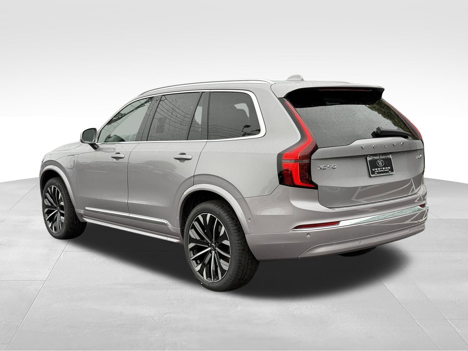 New 2026 Volvo XC90 T8 Plus w/ Protection Package Premier AWD/4WD image 3