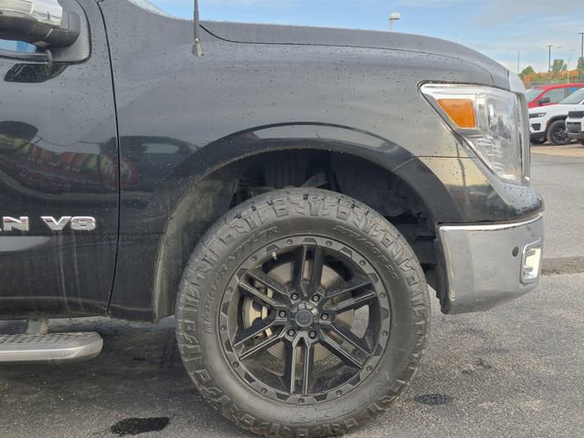 Used 2018 Nissan Titan SL AWD/4WD image 5