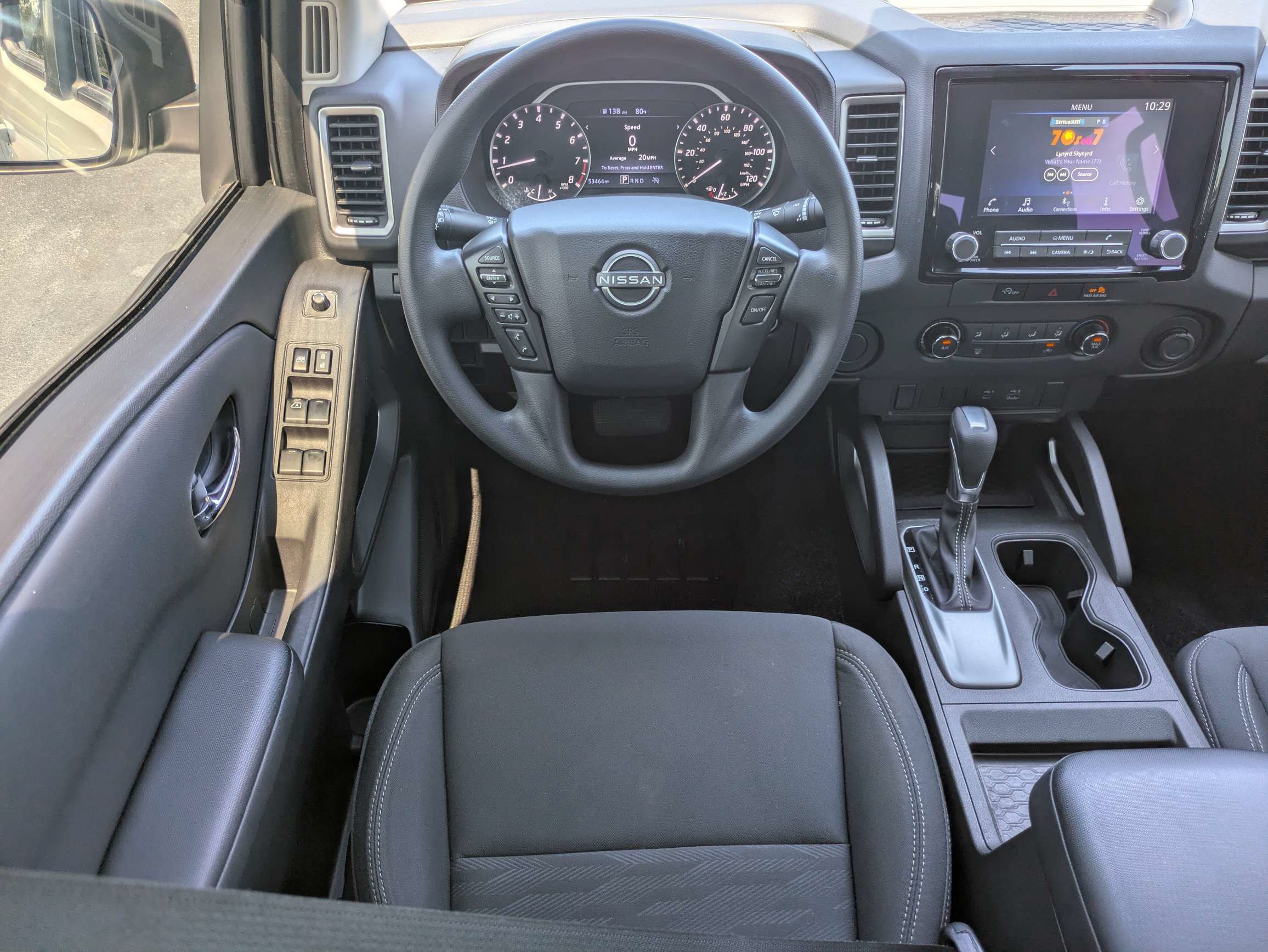 Used 2024 Nissan Frontier SV RWD image 3