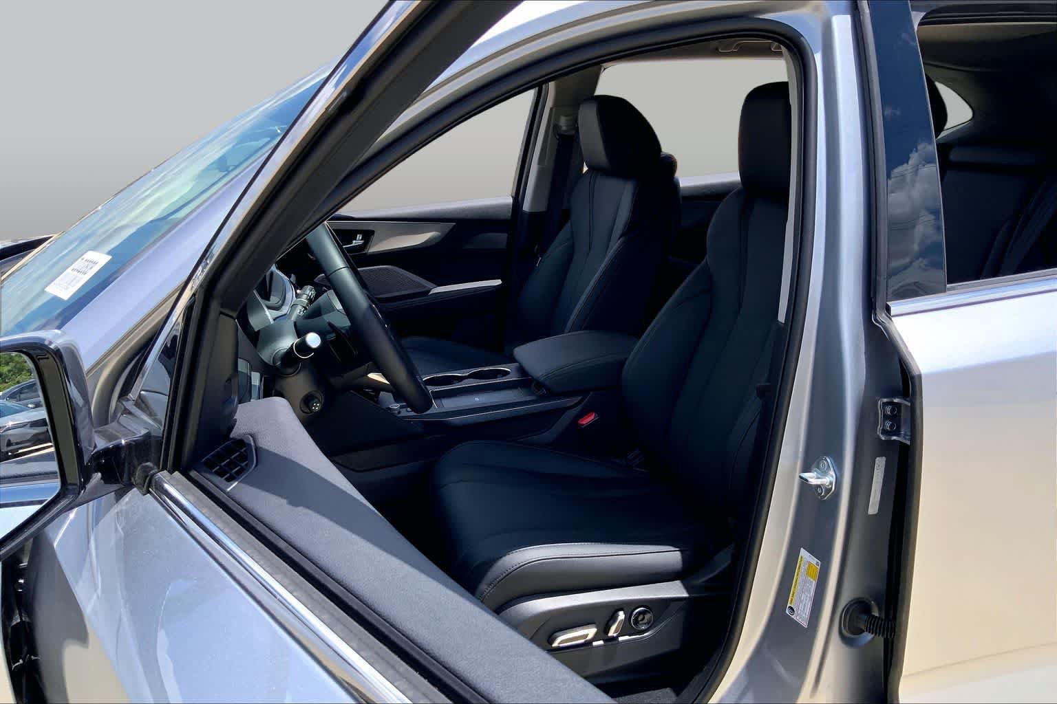 Used 2026 Acura MDX FWD image 8