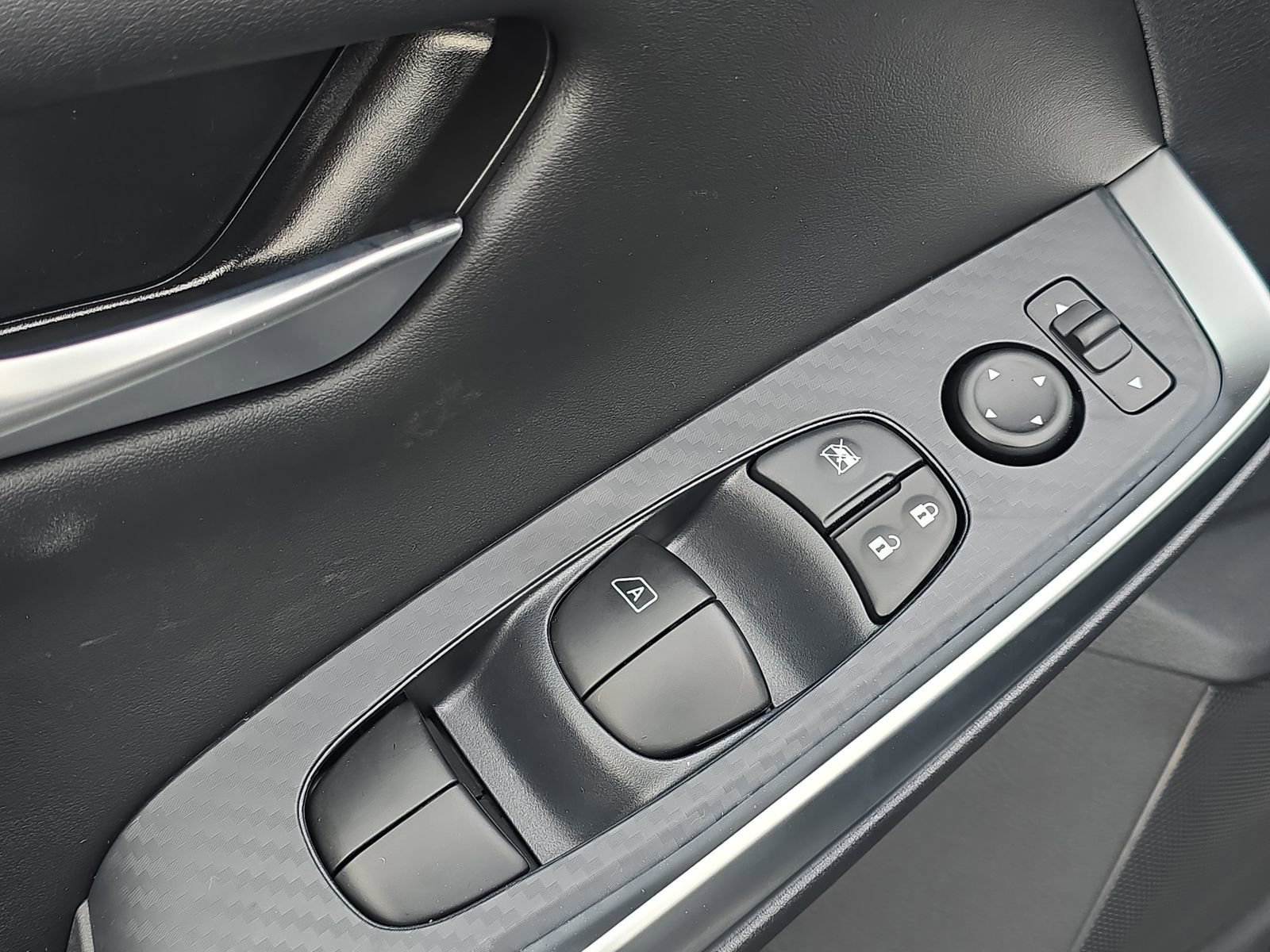 New 2025 Nissan Sentra SR image 13