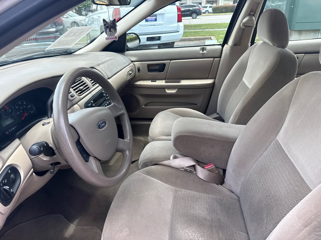 Used 2007 Ford Taurus SE FWD image 13