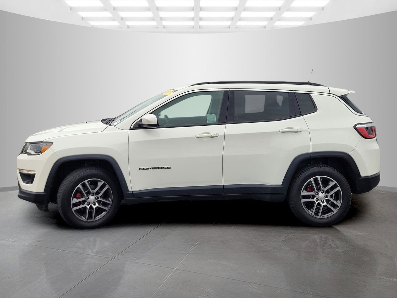 Used 2017 Jeep Compass Latitude w/ Safe & Security Group AWD/4WD image 8