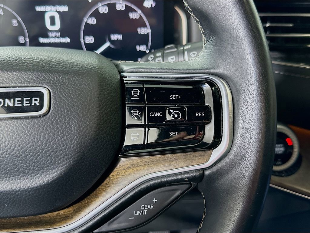 Used 2023 Jeep Grand Wagoneer 4WD image 25