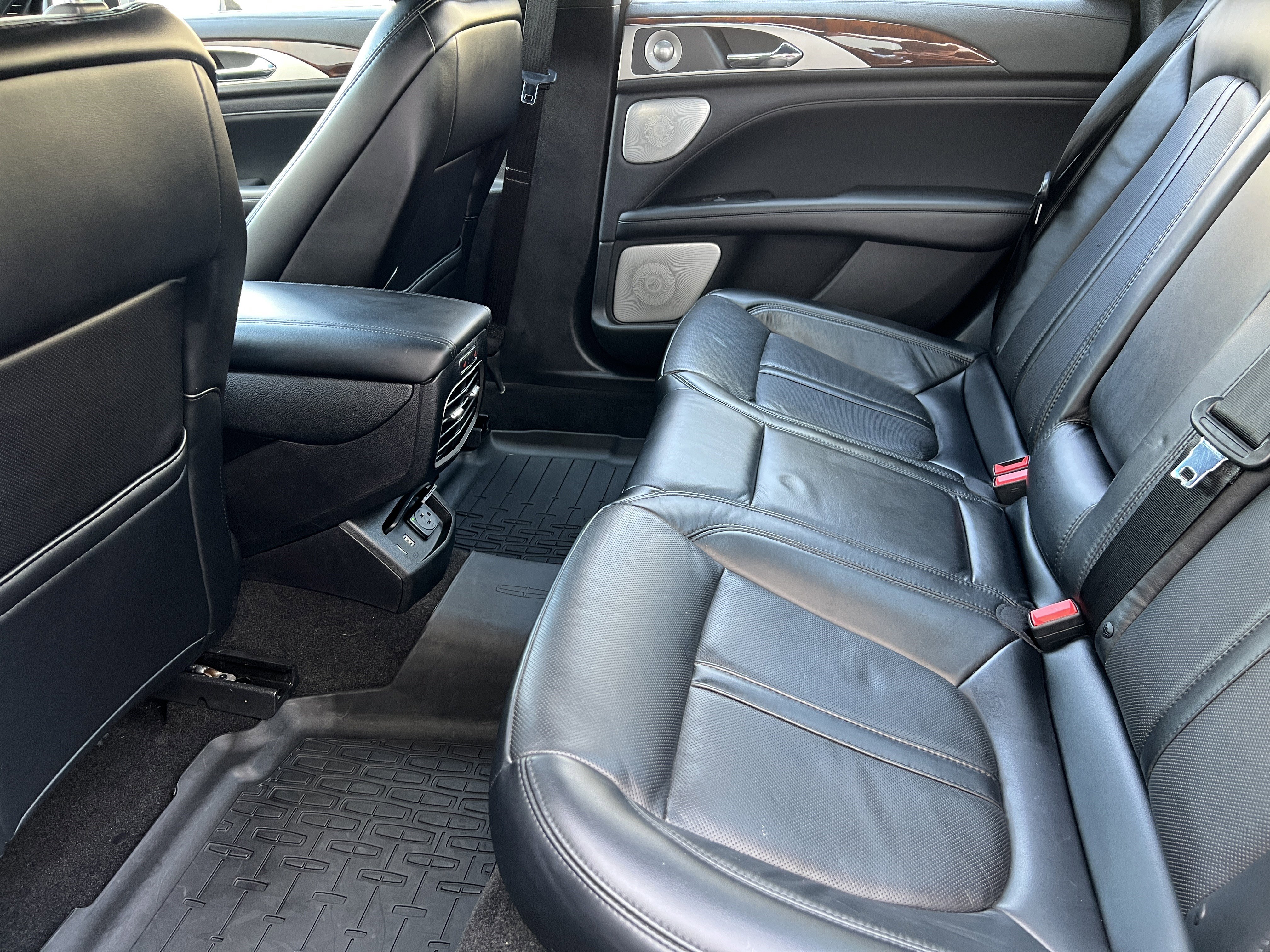 Used 2020 Lincoln MKZ Reserve w/ Luxury Package FWD image 17