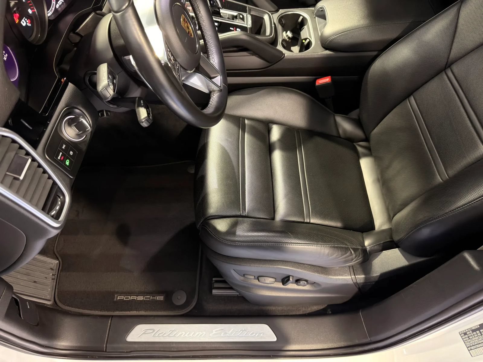 Used 2022 Porsche Cayenne S Platinum AWD/4WD image 15
