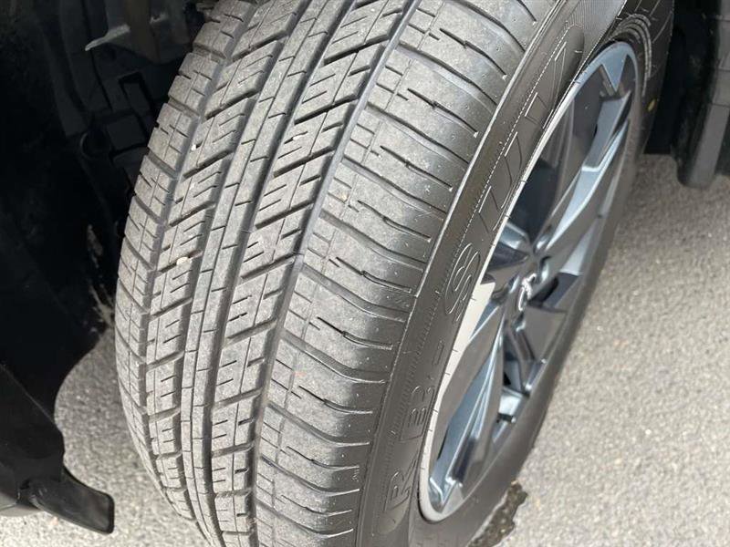 Used 2024 Nissan Rogue SV image 98