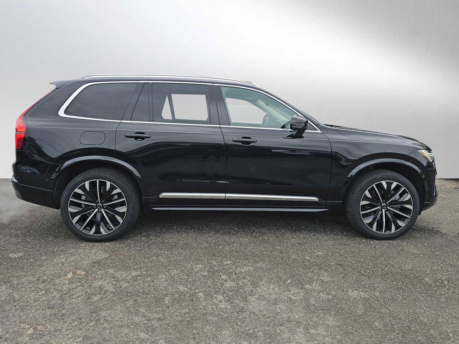 New 2026 Volvo XC90 T8 Ultra w/ Protection Package Premier image 2