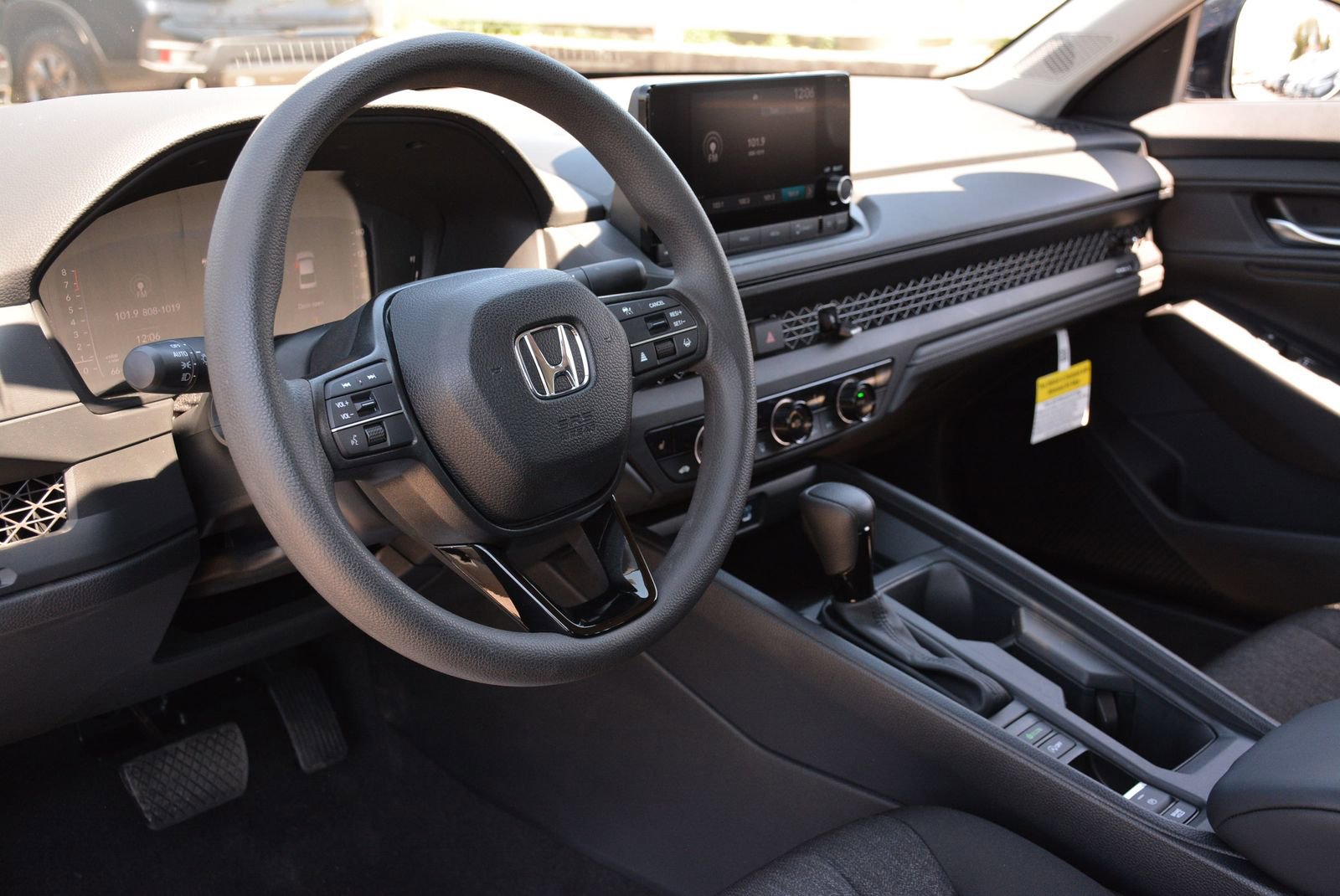 Used 2025 Honda Accord SE image 7