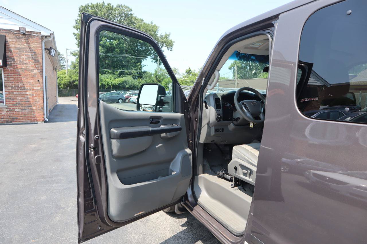 Used 2013 Nissan NV 3500 SV w/ Technology Pkg RWD image 17