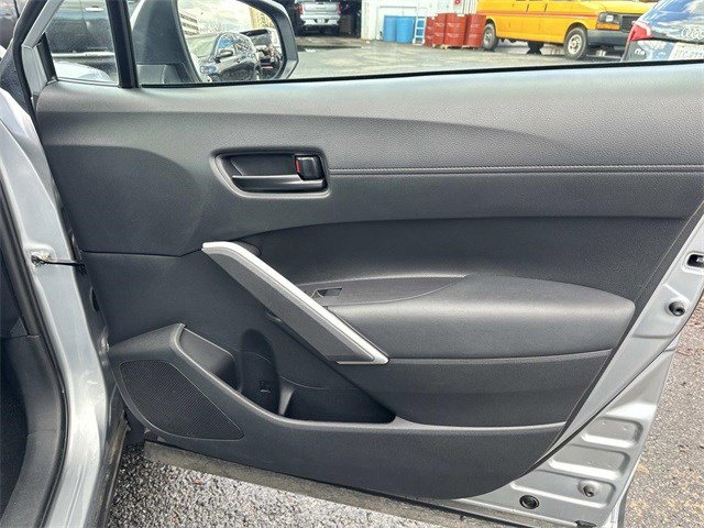 Used 2024 Toyota Corolla Cross LE image 8