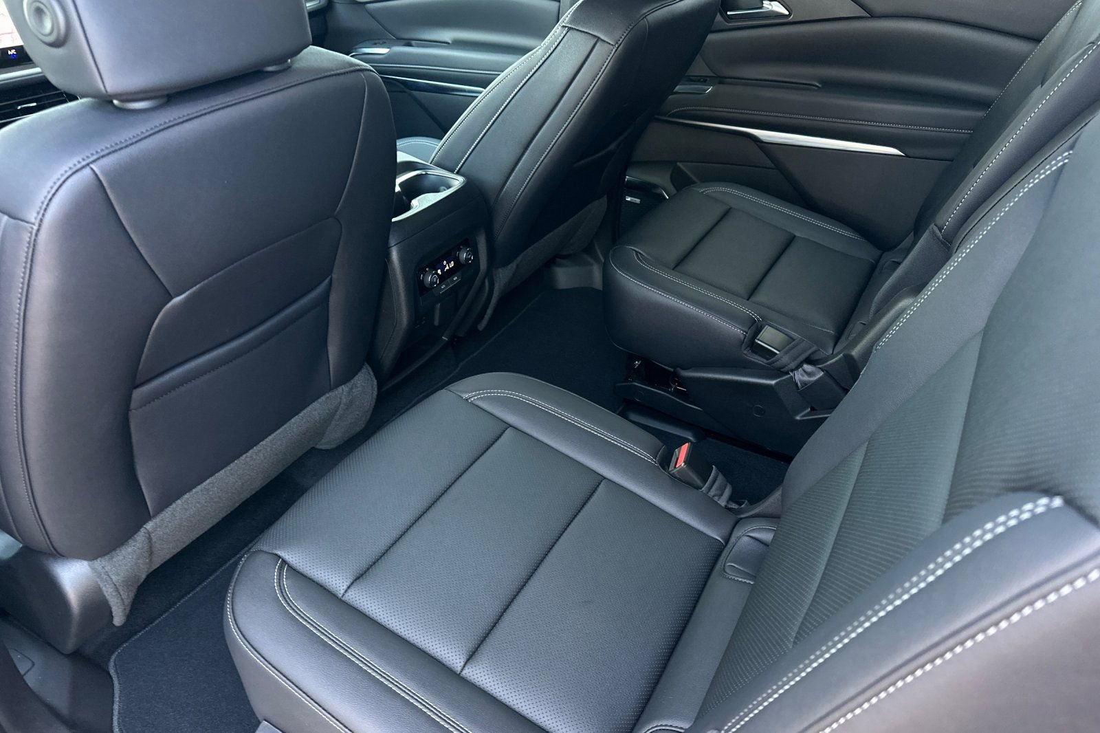 New 2026 Chevrolet Traverse LT w/ Enhanced Driving Package FWD image 12