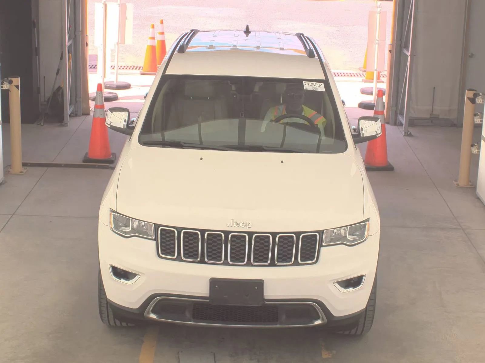 Used 2017 Jeep Grand Cherokee Limited image 2
