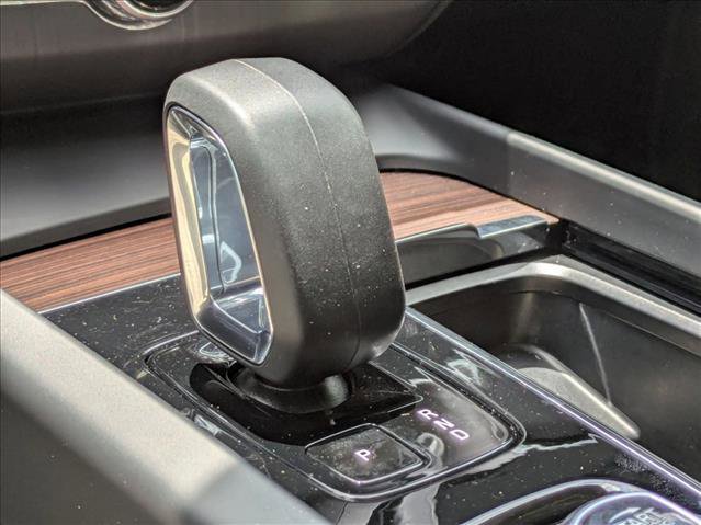 Used 2024 Volvo XC60 B5 Plus AWD/4WD image 12
