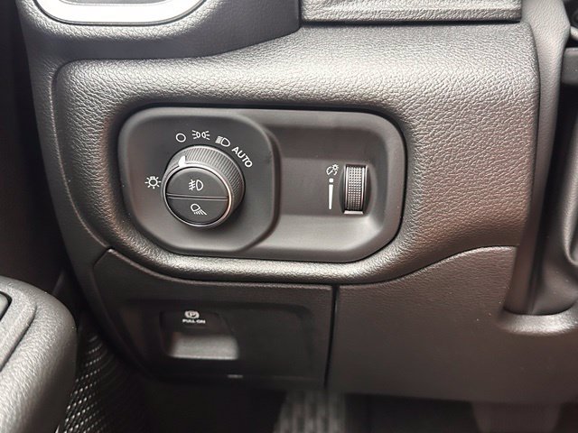 New 2026 RAM 1500 Express AWD/4WD image 16