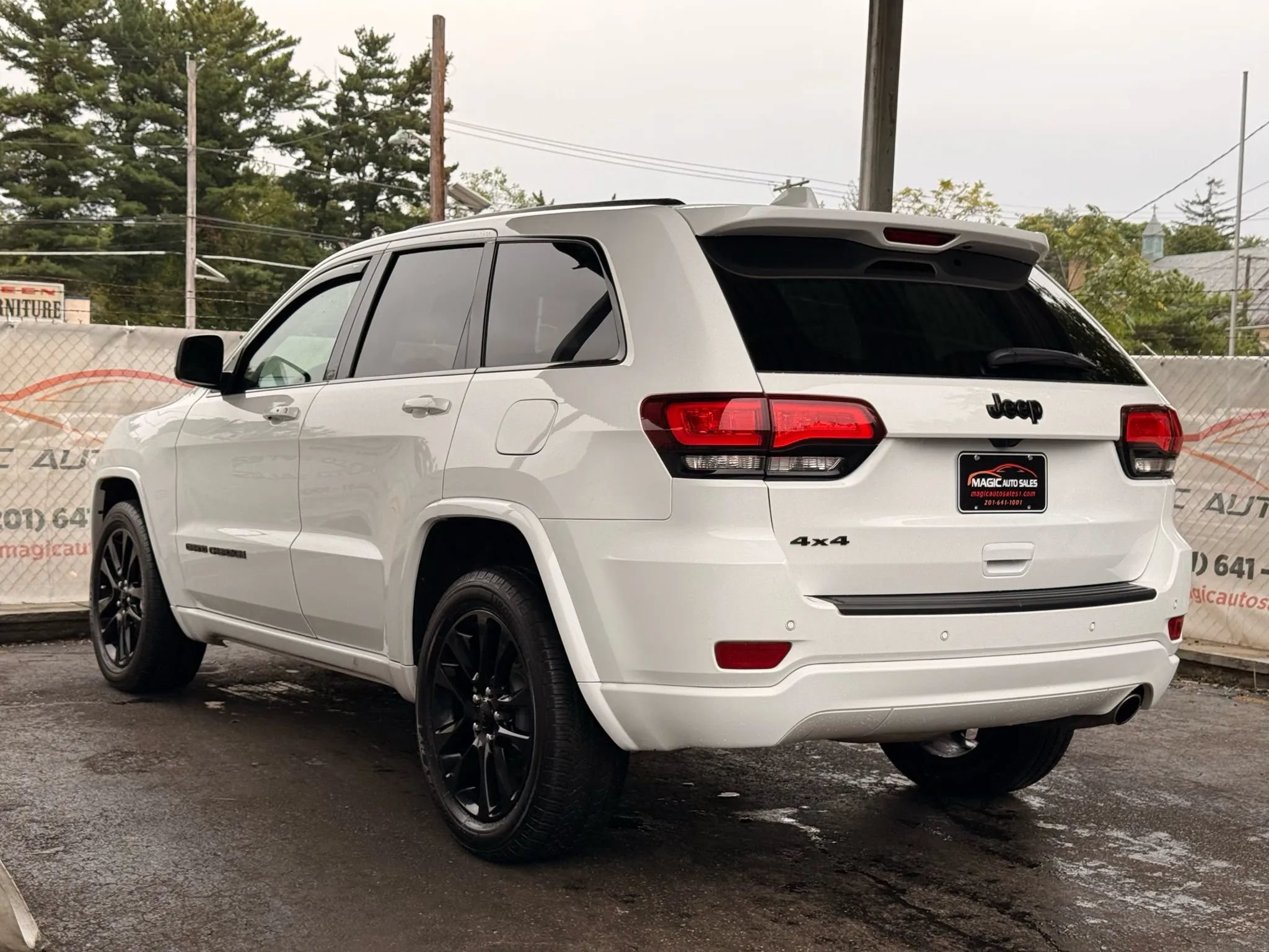 Used 2020 Jeep Grand Cherokee Altitude AWD/4WD image 58