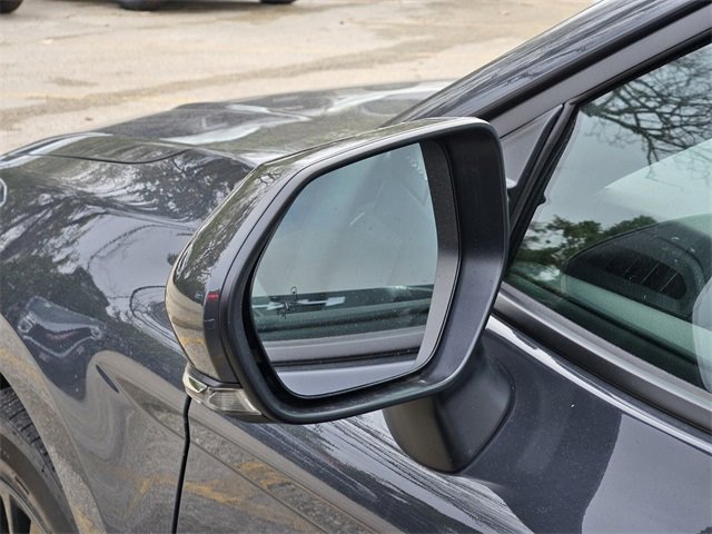 Used 2025 Toyota Camry SE image 10