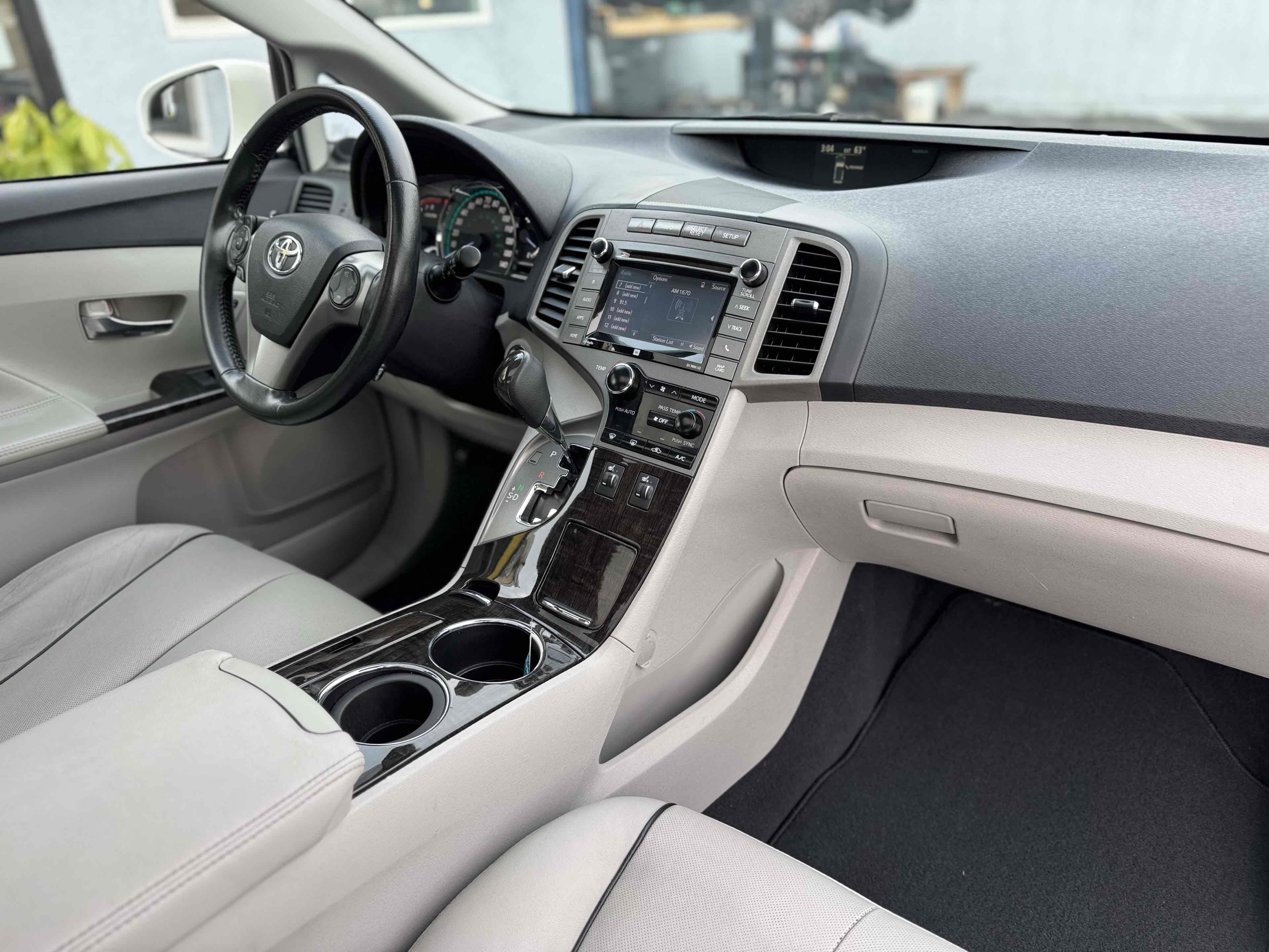 Used 2015 Toyota Venza XLE w/ XLE Premium Package image 18