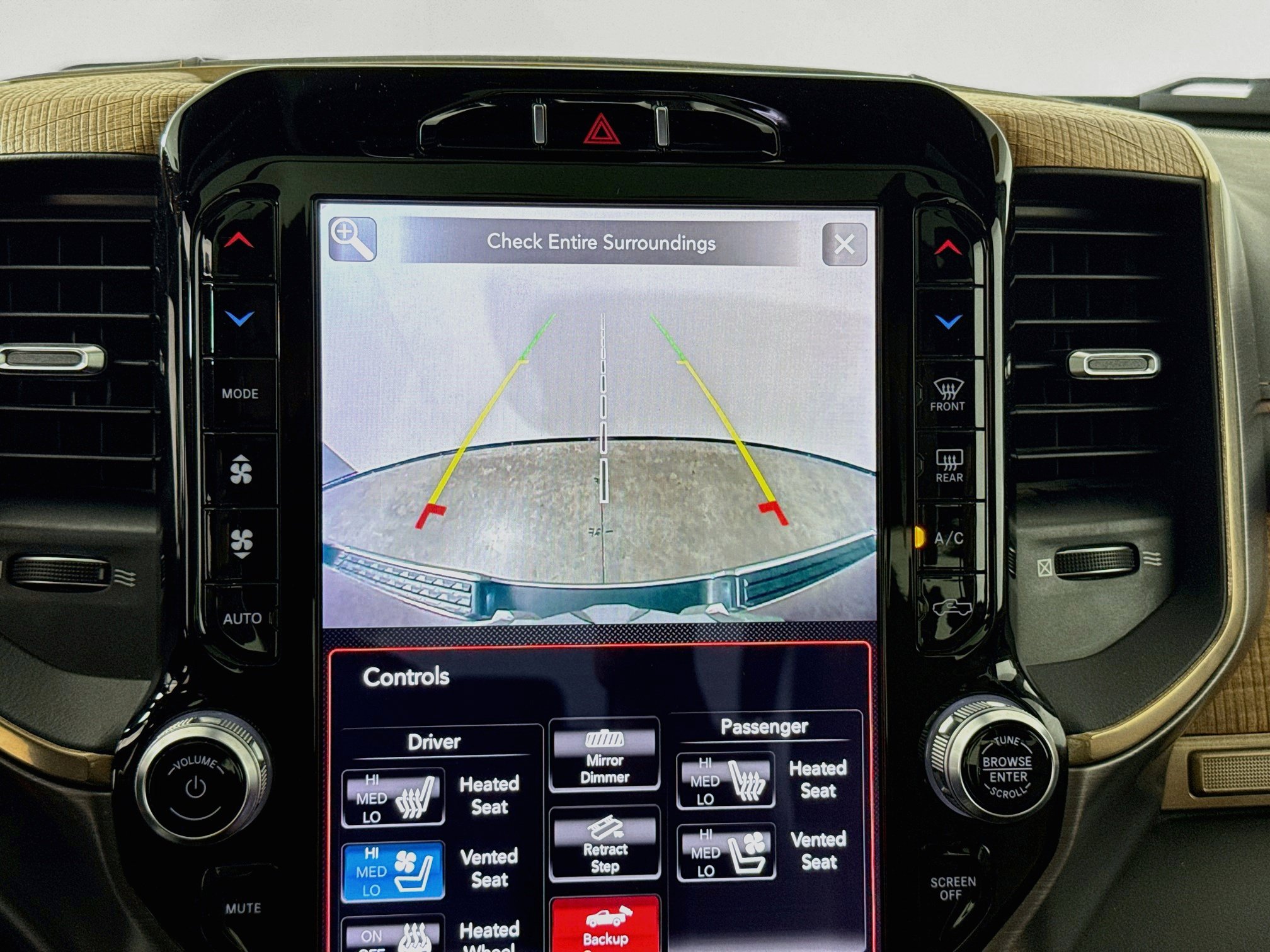 Used 2019 RAM 1500 Limited AWD/4WD image 17