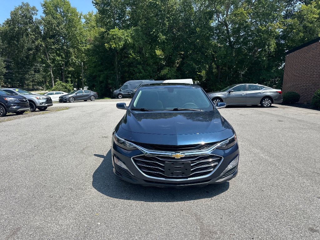 Used 2022 Chevrolet Malibu LT FWD image 2