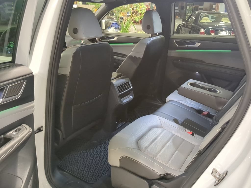 Used 2024 Volkswagen Atlas Cross Sport SEL AWD/4WD image 11